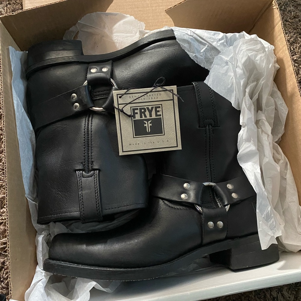 Frye Harness 8R Black Boots